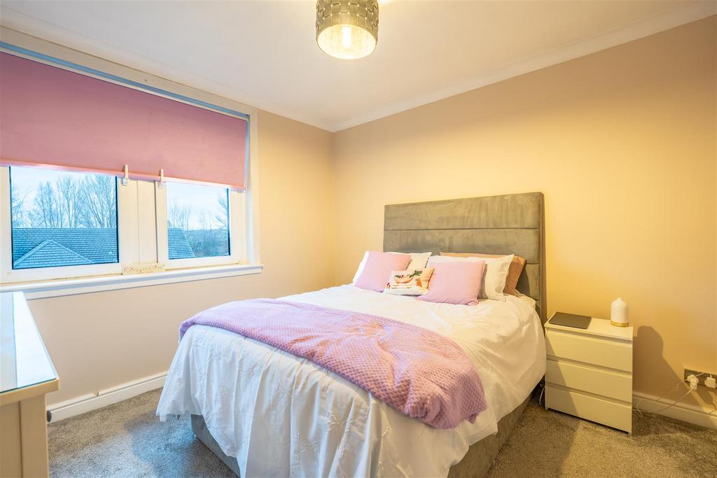 Bedroom.one.jpg