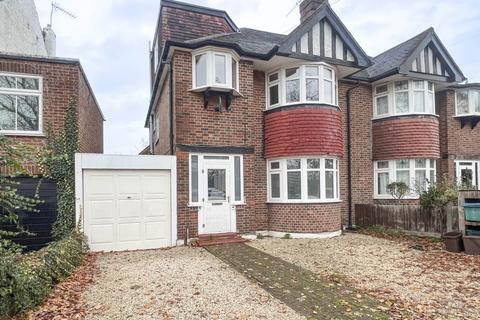 4 bedroom semi-detached house to rent, West Barnes Lane, New Malden
