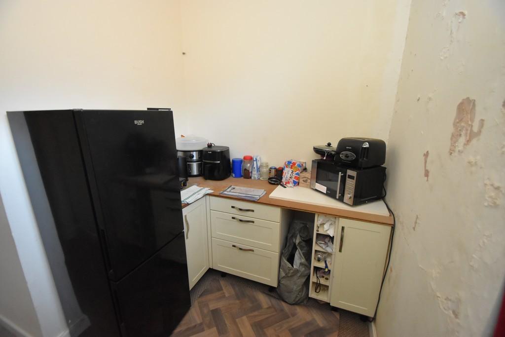 Flat 21 Hallway Kitchen Area