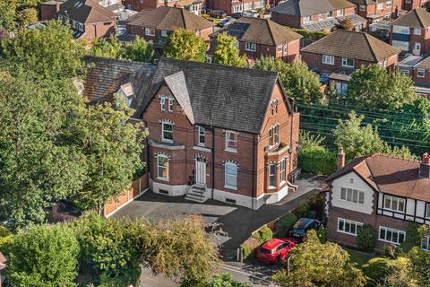2 bedroom flat to rent, Swann Lane, Cheadle Hulme SK8