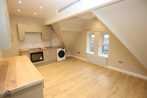 2 bedroom flat to rent, Swann Lane, Cheadle Hulme SK8