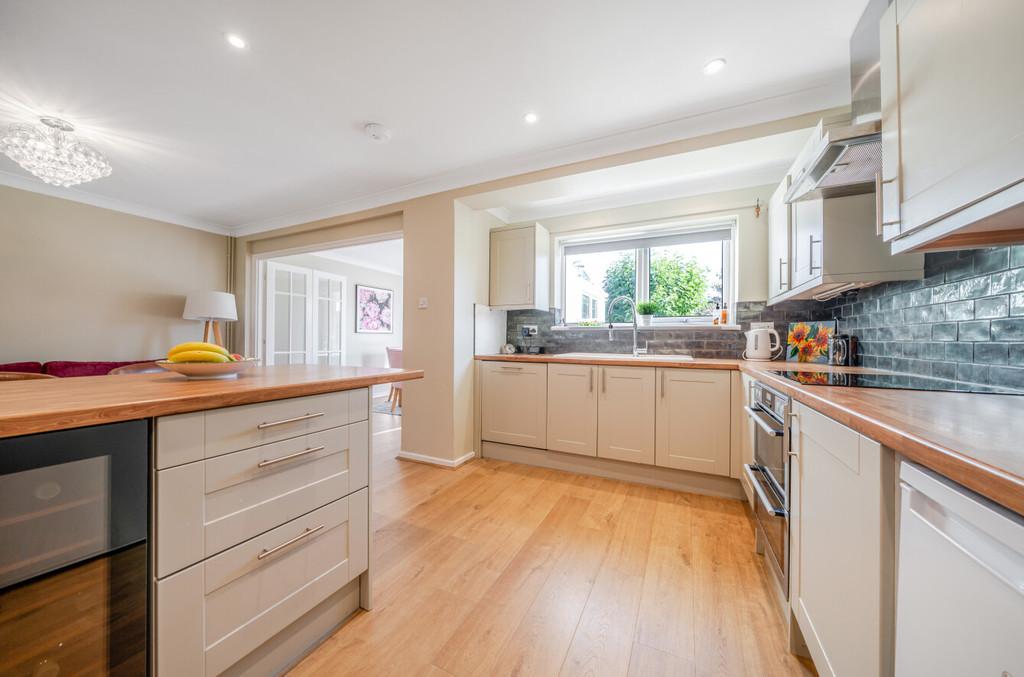 1356064-17-68d11b9180171