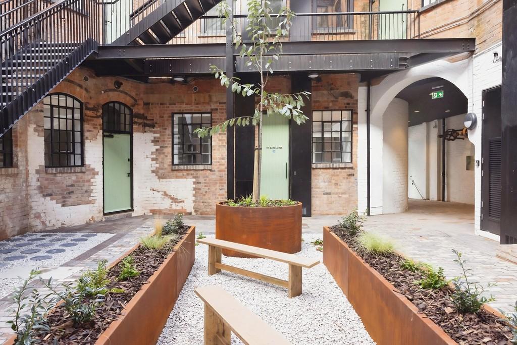 14e88951-Court 20 Yard 202