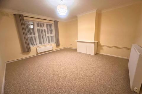 2 bedroom ground floor flat to rent, Castlemaine Road, Weymouth