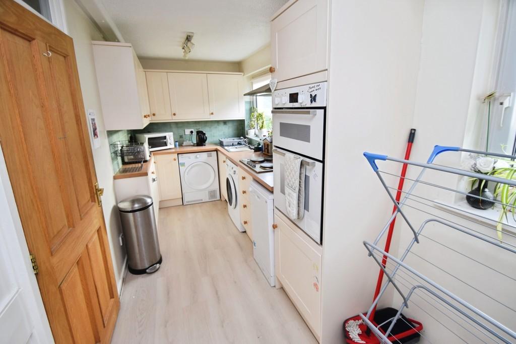 9ff13120-Kitchen 201