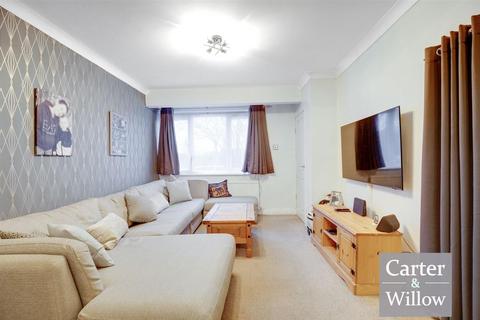 undefined, Oval Road North, Essex