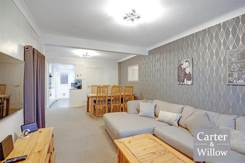 undefined, Oval Road North, Essex