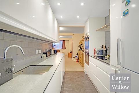 undefined, Oval Road North, Essex