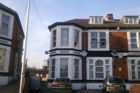 undefined, Denzil Ave