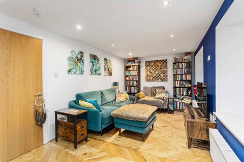 2 bedroom flat for sale, 4/1 Links Gardens, Leith Links, Edinburgh, EH6 7JH