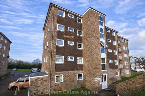 3 bedroom flat for sale, Whitecliffe Court, Gale Moor Avenue, Gosport