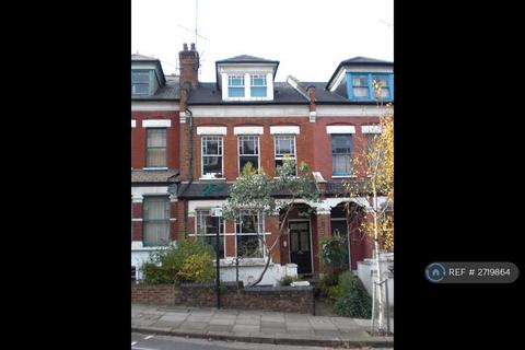 Studio to rent, Hillfield Avenue, London, N8