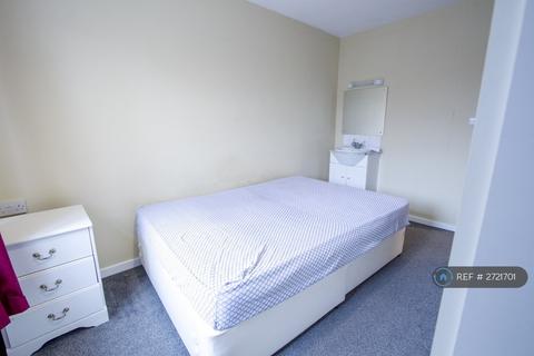 undefined, Saunton Gardens, Farnborough, GU14