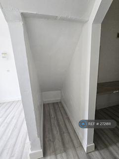 Studio to rent, West End Road, Southall, UB1