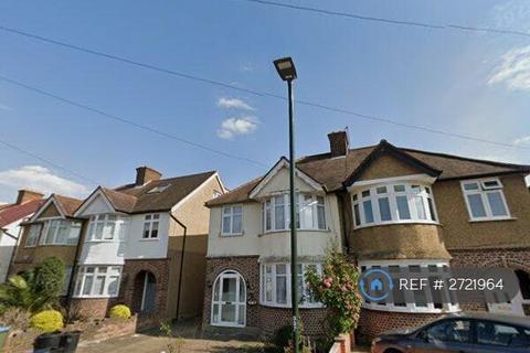 3 bedroom semi-detached house to rent, Nelson Gardens, Hounslow, TW3