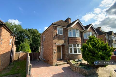 6 bedroom semi-detached house to rent, Ash Grove, Guildford, GU2