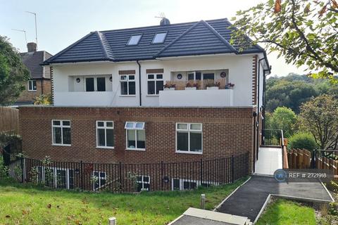 2 bedroom flat to rent, Hydethorne Heights, South Croydon, CR2