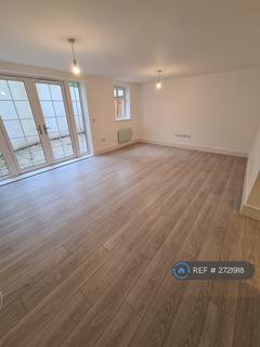 2 bedroom flat to rent, Hydethorne Heights, South Croydon, CR2