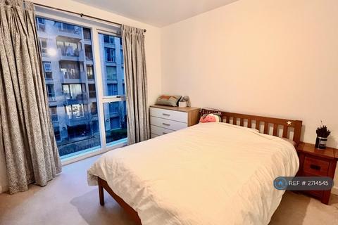 undefined, Thomas Road, London, E14