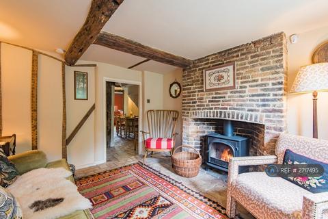 2 bedroom terraced house to rent, School Terrace, Robertsbridge, TN32