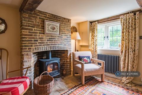2 bedroom terraced house to rent, School Terrace, Robertsbridge, TN32