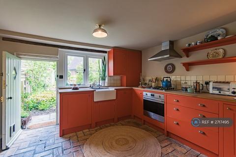 2 bedroom terraced house to rent, School Terrace, Robertsbridge, TN32