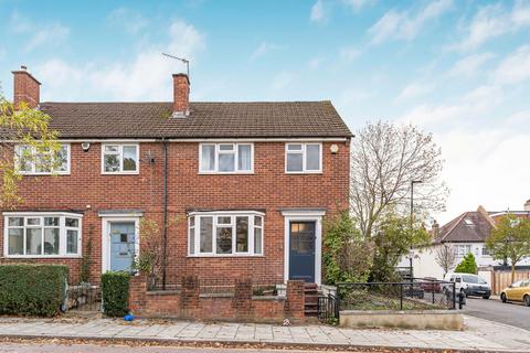 3 bedroom end of terrace house to rent, Tulsemere Road, London SE27