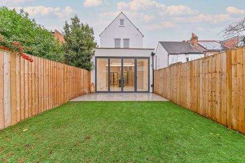 5 bedroom detached house for sale, Kings Avenue, New Malden, KT3