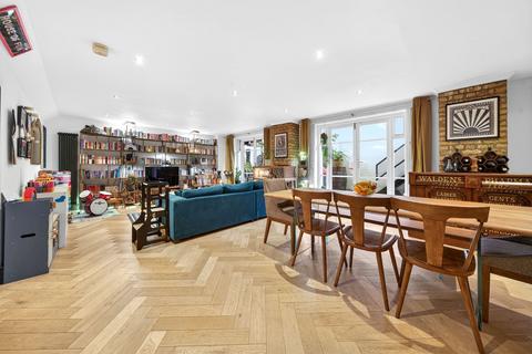 undefined, Alkham Road, London N16