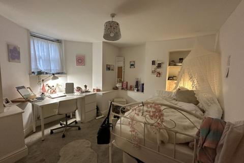 3 bedroom apartment to rent, Flat 1, Fallowfield M14