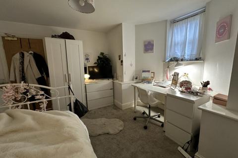 3 bedroom apartment to rent, Flat 1, Fallowfield M14