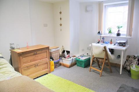 2 bedroom apartment to rent, Fallowfield M14