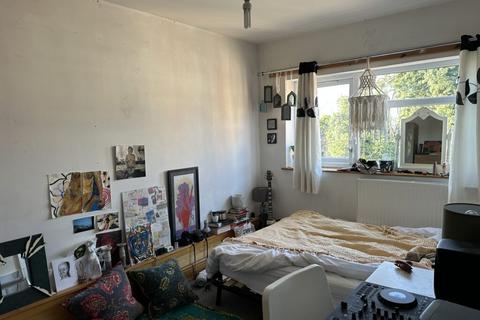 4 bedroom apartment to rent, Fallowfield M14