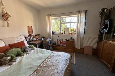 4 bedroom apartment to rent, Fallowfield M14