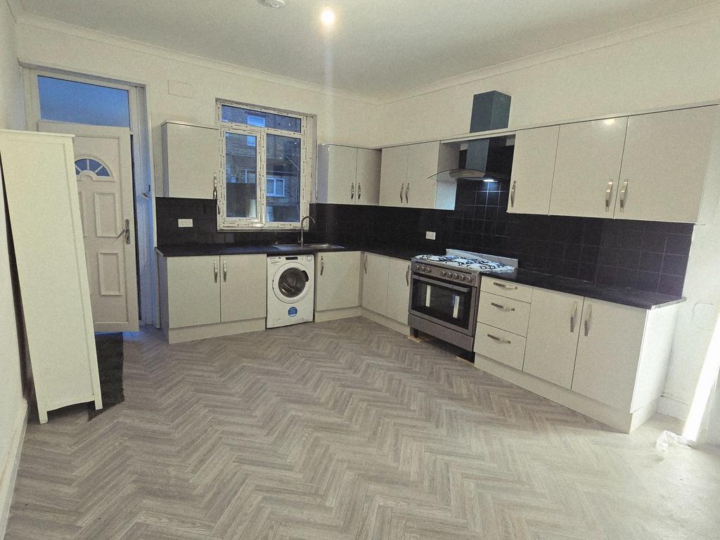 Large Dining Kitchen