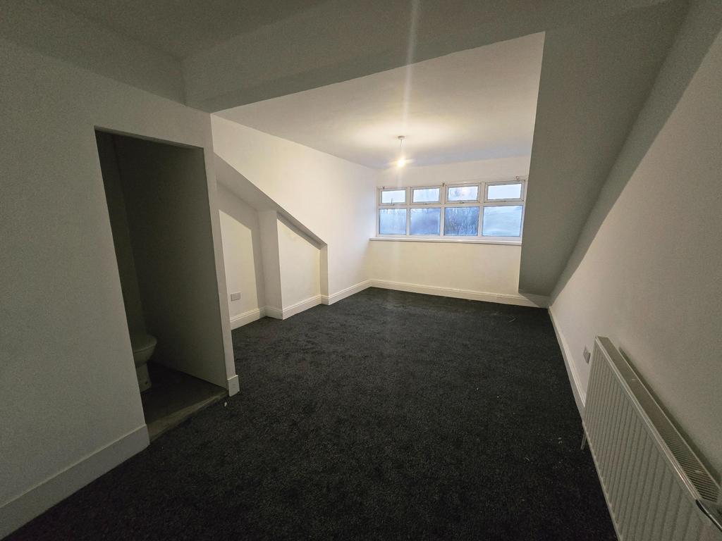 F/Facing Bedroom 4 with ensuite