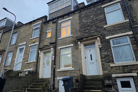 4 bedroom terraced house for sale, Newlands Place, Bradford, BD3