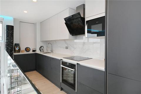 3 bedroom apartment to rent, The Water Gardens, Hyde Park