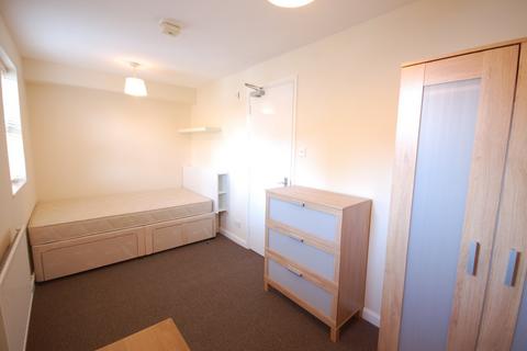 1 bedroom terraced house to rent, Peveril Street, Nottingham, Nottinghamshire, NG7