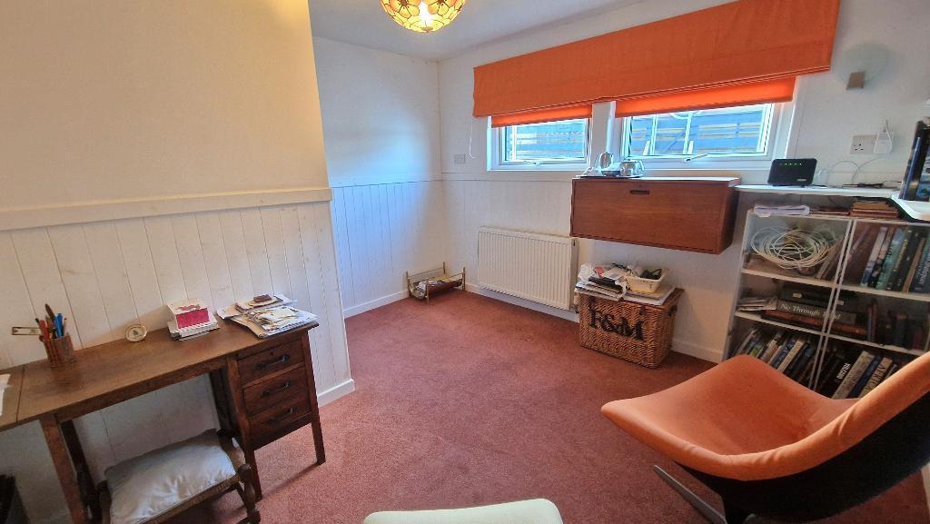 Bedroom 3/Study