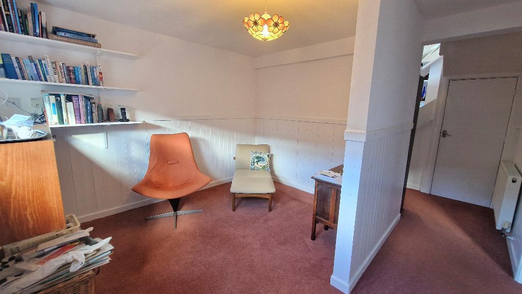 Bedroom 3/Study