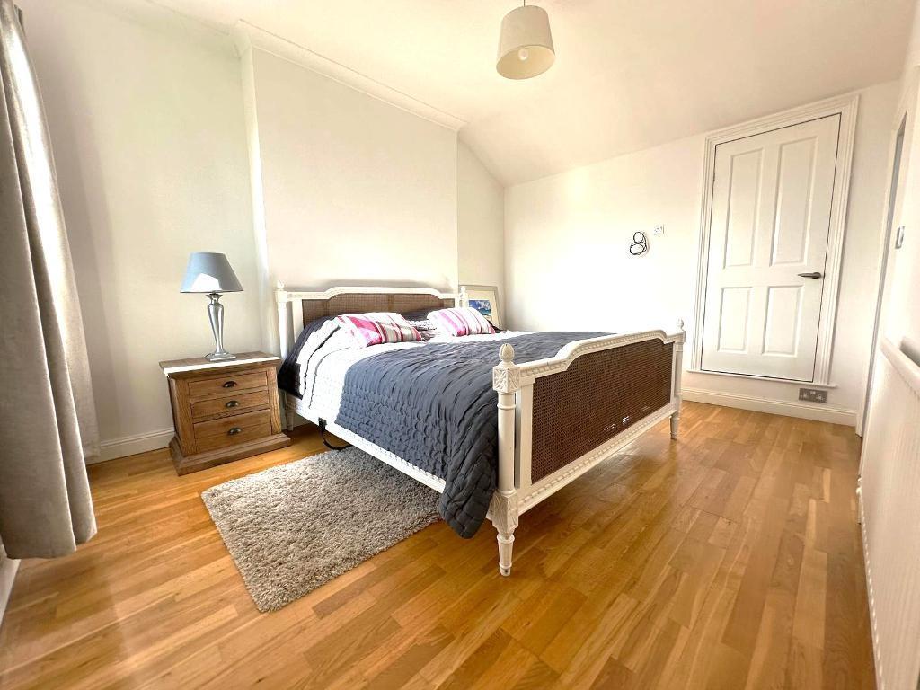 Principal bedroom