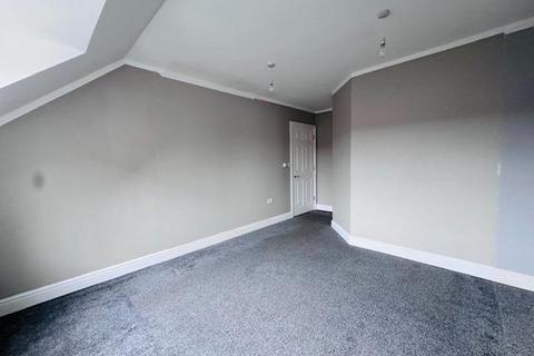 2 bedroom flat for sale, Farnburn Avenue, Slough, SL1 4XZ