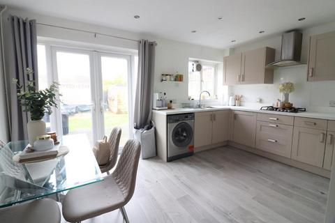undefined, Luton LU2
