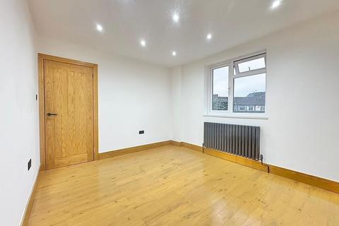 undefined, Richmond Crescent, Slough, Slough, SL1 1XA