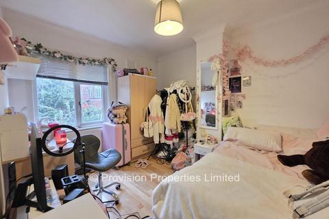 undefined, Headingley Crescent, Headingley LS6