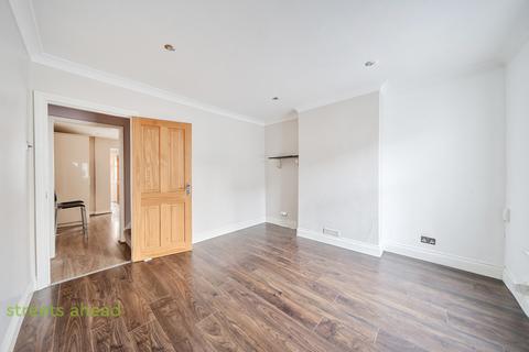2 bedroom terraced house to rent, Selsdon Road, South Croydon, CR2