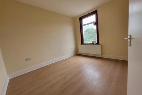 2 bedroom flat to rent, Kashgar Road, Plumstead