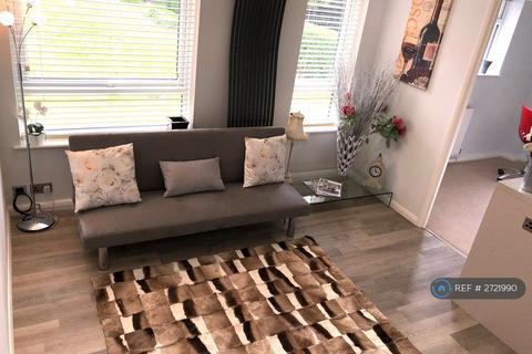 2 bedroom flat to rent, Plantation Road, Amersham, HP6