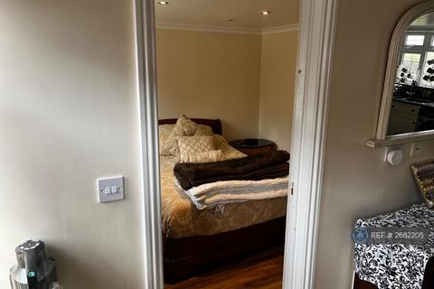 undefined, Rushdene Cresent, London, UB5